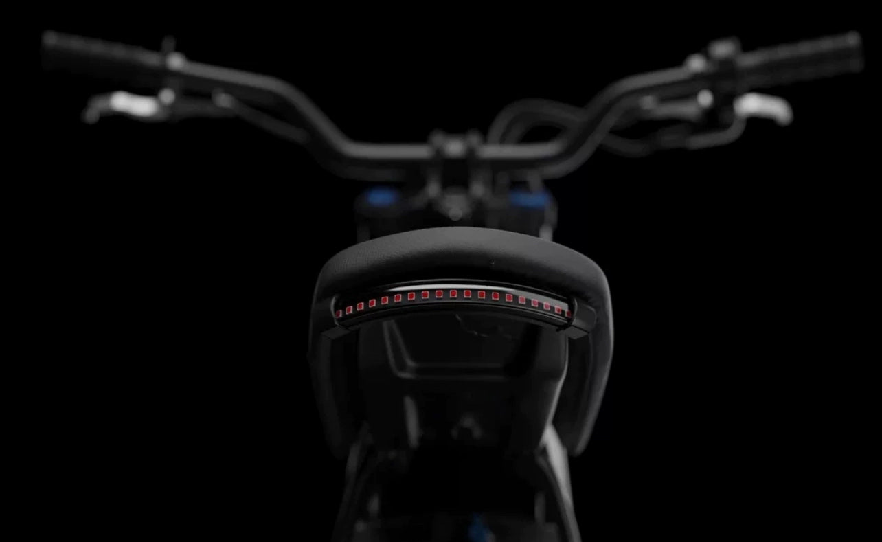 Qiulong Light Bee Modified Tail Light Bee Tail Light Light Tail Light Light Bee Tail Light Bee Fender Position Tail Light